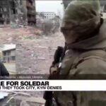 Rusia dice que tomó Soledar, Ucrania niega su captura