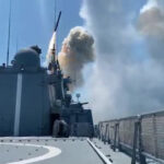 Rusia mantiene listos para el combate tres portamisiles frente a la costa de Crimea