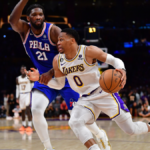 Russell Westbrook no recibió falta de Joel Embiid en la última jugada en la derrota de los Lakers contra los 76ers, confirma la NBA
