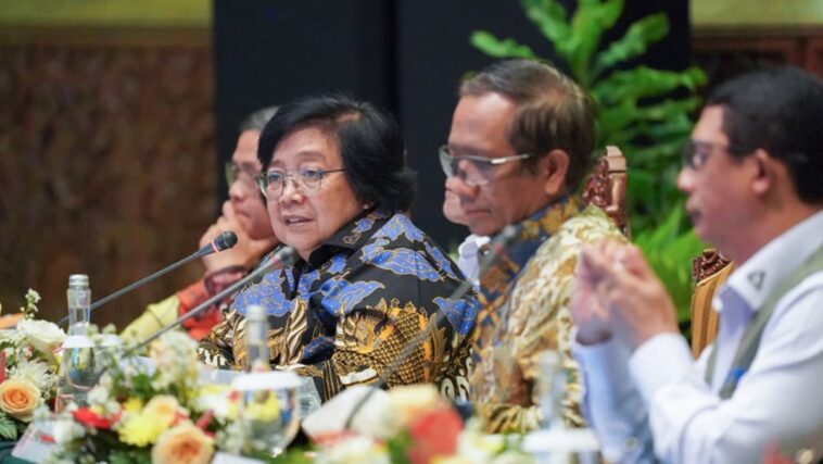 'Sin piedad' para las empresas responsables de los incendios forestales en Indonesia: Ministro