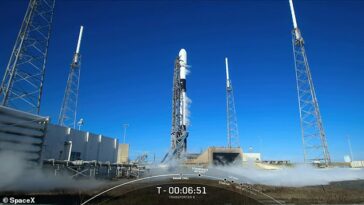 SpaceX lanzó su primer cohete en 2023. El Falcon 9 despegó a las 9:56 am ET desde la Estación de la Fuerza Espacial de Cabo Cañaveral en Florida