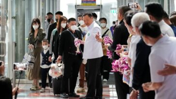Tailandia da un giro en U a la regla de vacunación contra el COVID para los visitantes
