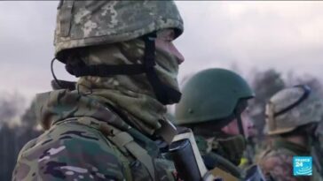 'Todo lo que pueden esperar aquí es la muerte': los voluntarios ucranianos se preparan para el ataque ruso desde Bielorrusia