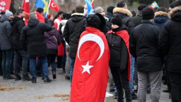 Turquía le dice a Suecia que "no espere apoyo" para la oferta de la OTAN después de la quema del Corán