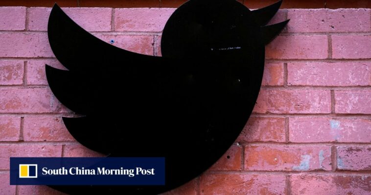 Twitter subasta señalización y máquinas de café en un intento por reducir costes