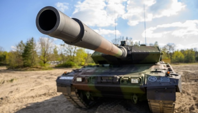 Ucrania puede recibir hasta 100 tanques dentro de tres meses: viceministro de Relaciones Exteriores