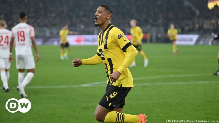 "Sebastián!  Haller!" Emotivo regreso del delantero del Dortmund