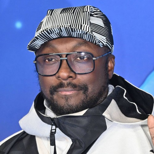 will.i.am responde a las críticas después de que Black Eyed Peas usara brazaletes de arcoíris durante un concierto en Polonia - Music News