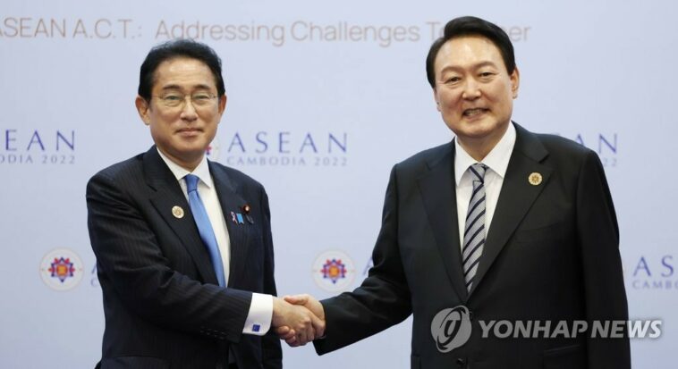 (LEAD) N. Korea labeled &apos;enemy&apos; again in S. Korea&apos;s defense white paper