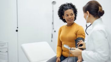 Muchos estadounidenses asumen erróneamente que entienden lo que es la presión arterial normal y que la falsa confianza puede ser mortal |  La crónica de Michigan