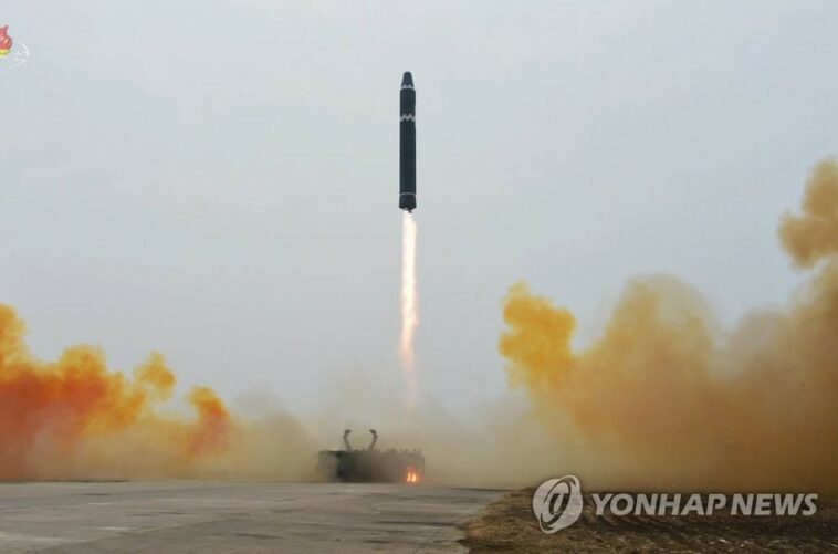 (LEAD) S. Korea slaps more sanctions on N. Korea in response to missile provocations
