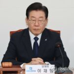 (LEAD) DP leader slams Yoon gov&apos;t as &apos;prosecution dictatorship&apos; over arrest warrant