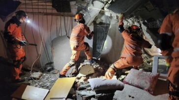 (2nd LD) S. Korean team rescues 4 survivors in quake-hit Turkey