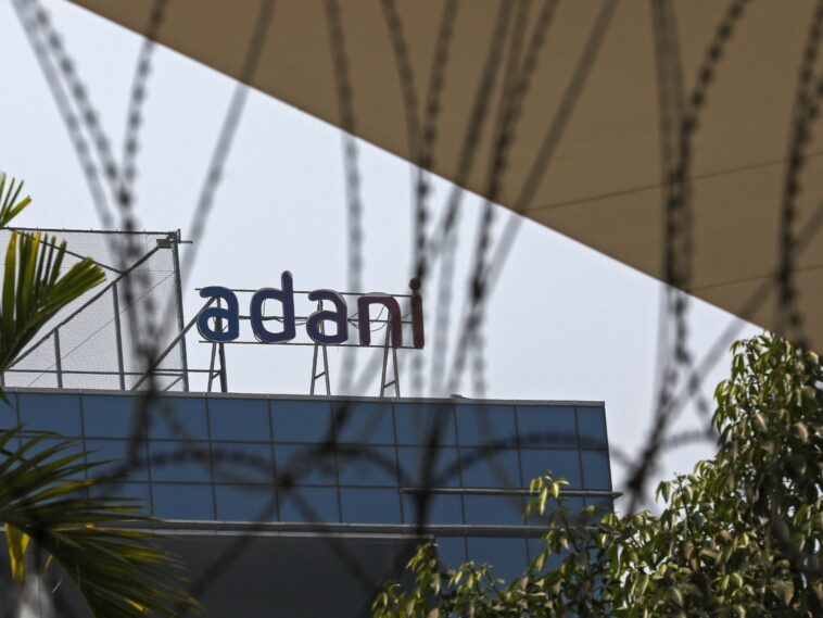 Adani de la India intenta apaciguar a los inversores como informe de las investigaciones del organismo de control