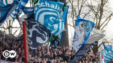 Aficionados del Schalke heridos en pelea fuera del clubhouse