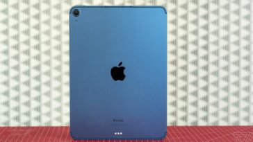 Ahorre $100 en el último iPad Air de Apple en cualquiera de sus cinco colores