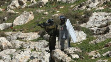 Automovilista israelí asesinado en Cisjordania después de que los colonos atacaran a los palestinos