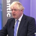 Boris Johnson insistió en que el Reino Unido pudo adoptar un enfoque