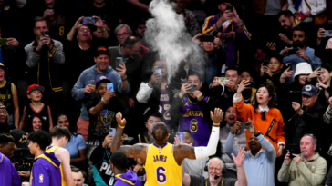 Con LeBron eclipsando la marca de anotación de Kareem, los fanáticos frustrados de los Lakers necesitan tomarse un momento para disfrutar el momento.