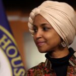 EE. UU.: Ilhan Omar copatrocinó un proyecto de ley que condena el antisemitismo el día en que fue expulsada del comité