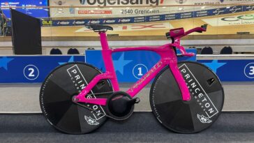 Echa un vistazo a la bicicleta de pista ganadora del Campeonato Mundial con pintura dividida de Dan Bigham