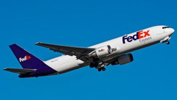 La FAA está investigando un aterrizaje abortado en Austin, Texas, luego de que un avión de carga de FedEx casi aterrizara en una pista en la que un avión de Southwest estaba a punto de despegar.