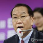 Unification minister says it&apos;s &apos;too early&apos; to determine whether N.K. leader&apos;s daughter is successor