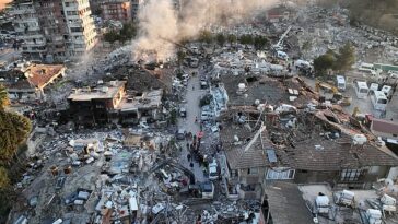 Los científicos han creado un nuevo modelo que podría predecir cuándo y dónde podría ocurrir el próximo gran terremoto.  Esto ocurre días después de que un terremoto de magnitud 7,8 sacudiera Turquía.  La foto es una imagen tomada el 9 de febrero sobre Hatay, Turquía.