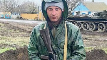 Konstantin Yefremov, un ex militar que desde entonces huyó de la guerra y de Rusia, dijo que fue testigo de las tácticas sádicas de Moscú.