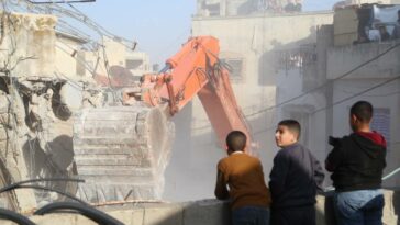 HRW: Sellar casas palestinas como castigo colectivo equivale a un crimen de guerra