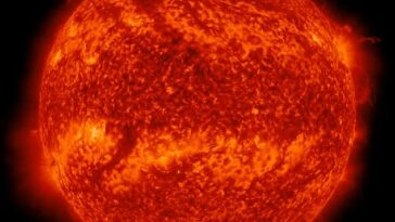 Un trozo del sol se desprendió y está dando vueltas alrededor del polo norte como un tornado.  Esta es la primera vez que los científicos ven un evento de este tipo.