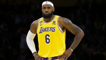 LeBron James se queda sin tiempo para salvar a los dos Lakers y el ocaso de su carrera