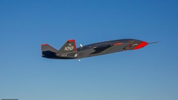 Boeing ha desarrollado un avión de reabastecimiento de combustible autónomo para la Marina de los EE. UU., el MQ-25.  La compañía ve que la tecnología se está abriendo paso en cada avión.