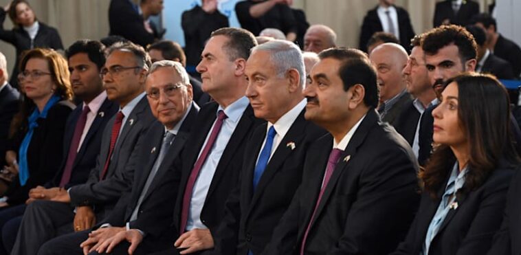 Israel Katz, Benjamin Netanyahu, Gautam Adani, and Miri Regev at Haifa Port  credit: Haim Zach, Government Press Office