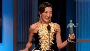 Michelle Yeoh es la primera mujer de ascendencia asiática en ganar el máximo premio de actuación en SAG: 'Esto es para todas las chicas que se parecen a mí'