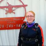 La víctima de 44 años, Heather Glasgow de Poteau, estaba en el Adventure Skydiving Center en Sallisaw el sábado por la tarde lista para una aventura emocionante antes de la trágica caída que ocurrió cerca de la frontera estatal de Arkansas, a unas 150 millas al este de la ciudad de Oklahoma.
