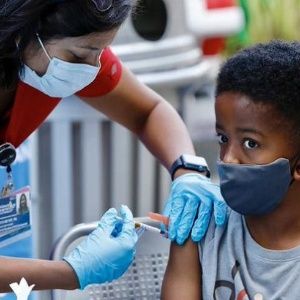 Panamá recibe 54 000 dosis de vacunas pediátricas bivalentes
