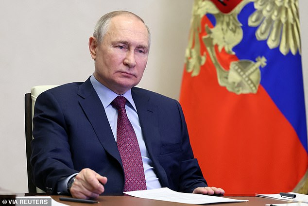 Vladimir Putin (en la foto del miércoles) pronunciará su discurso anual sobre el estado de la nación en unos días, en medio de advertencias de que Rusia está acumulando aviones de combate en las fronteras de Ucrania.