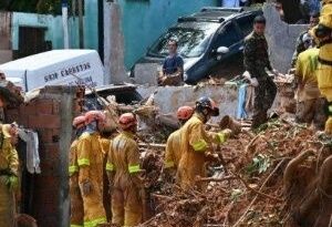 Rescatistas siguen buscando a 57 personas desaparecidas en Sao Paulo