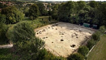 El sitio de excavación en Lyminge, Kent, que albergaba nuevas pruebas que sugerían que los monasterios tenían