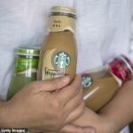 Starbucks ha retirado del mercado más de 300,000 botellas de Vanilla Frappuccino listas para beber por temor a que puedan contener vidrio (imagen de archivo)