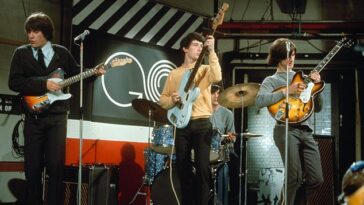The Kinks son ampliamente considerados como una de las bandas de rock más influyentes de la década de 1960, famosos por sus éxitos, incluidos Waterloo Sunset y You Really Got Me.