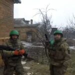 Un video mostró a un grupo de militares ucranianos disparando contra las fuerzas rusas.