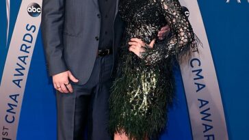 Kellie Pickler aparece en una foto con su esposo Kyle Jacobs en noviembre de 2017