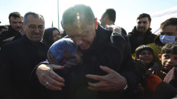 'Un terremoto político también': ¿la calamidad de Turquía sacudirá el gobierno de Erdogan?