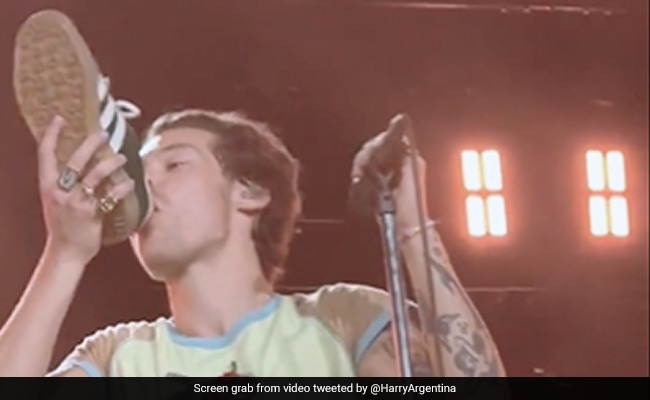 Viral: Harry Styles Drinks Out Of Shoe At Perth Concert - It