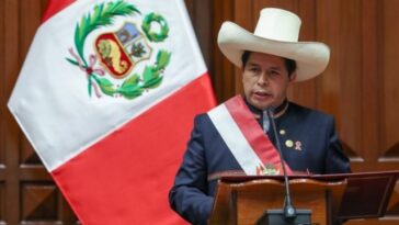 AMLO insiste en que a pesar del “golpe de Estado”, Pedro Castillo es el presidente legal de Perú