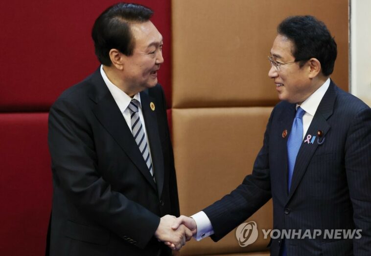 (LEAD) S. Korea, Japan to create &apos;future youth fund&apos; as part of deal on forced labor