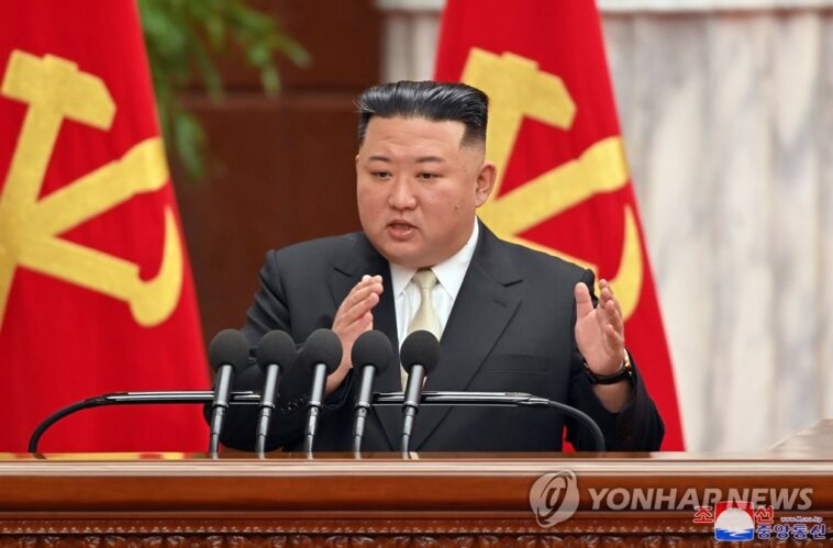 (LEAD) N. Korean leader calls for attaining grain production goal amid reports of severe food shortages