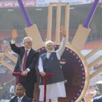 Anthony Albanese dijo que se siente honrado por el esfuerzo que su homólogo indio, Narendra Modi, puso en su visita, que incluyó un paseo en carro ante una gran multitud amante del cricket (en la foto)